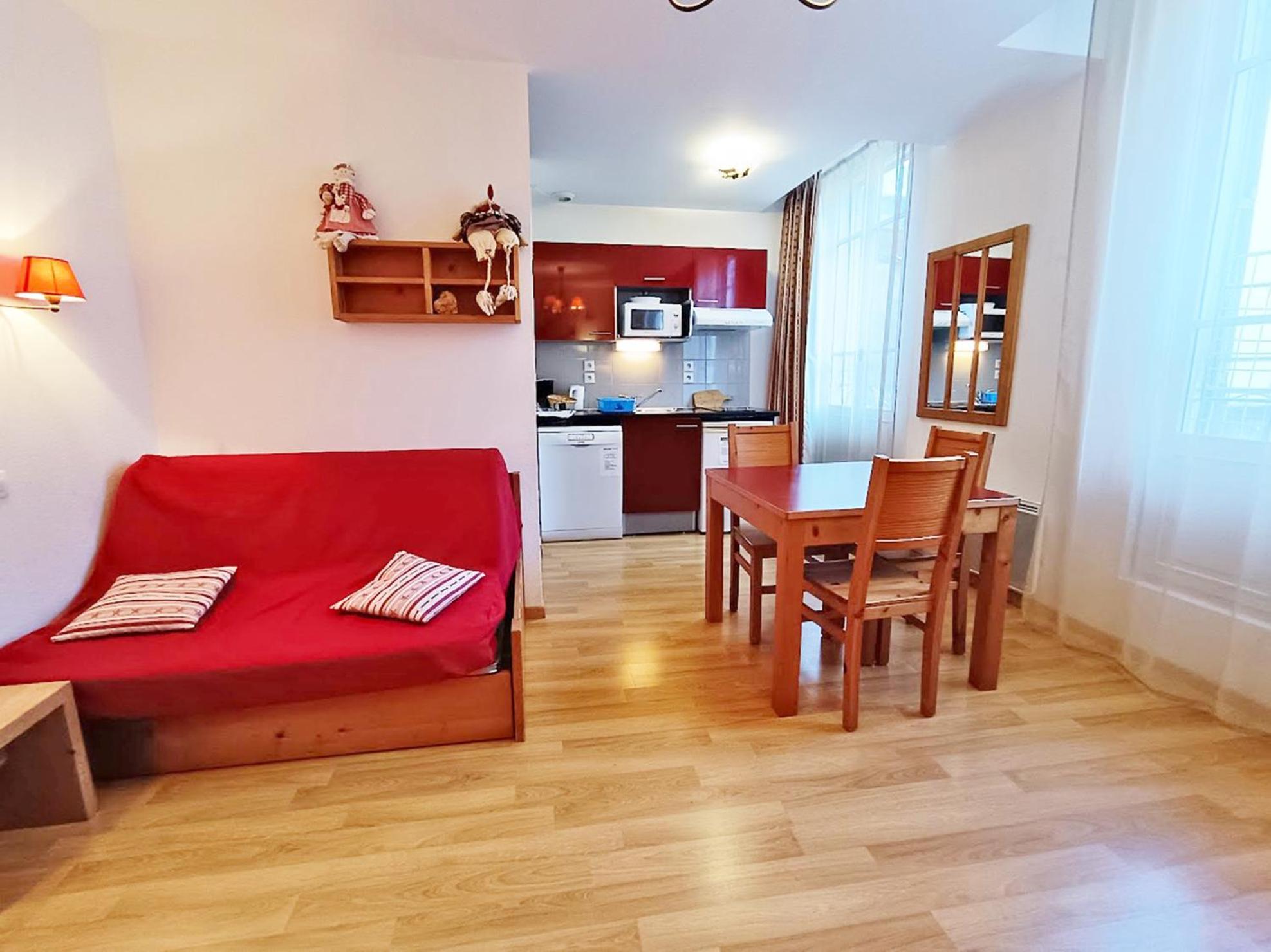 Le Bouquetin, Studio, Centre Luchon, Wifi, Casier A Skis, Ascenseur, 3 Personnes Bagnères-de-Luchon Eksteriør bilde